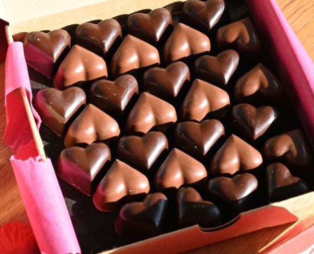 Boite de chocolats en forme de coeurs