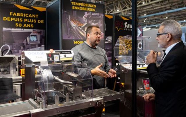 Exposant du Village B2B avec un client professionnel