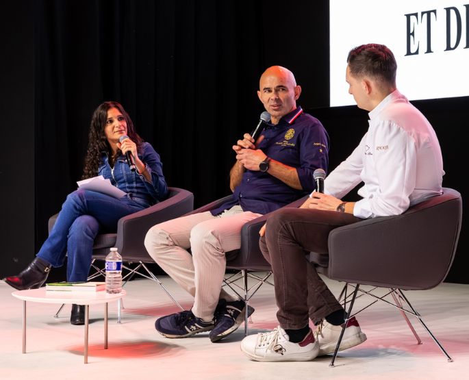 Conférence en cours sur la scène du Cacao Show. 
